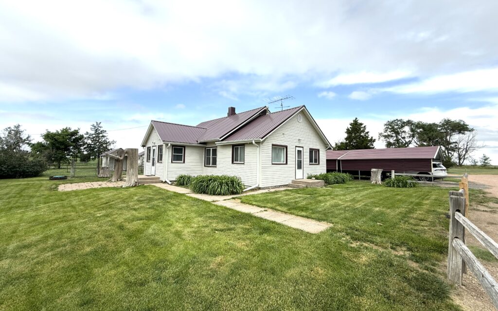 360 Washika St. Lamar NE 69023