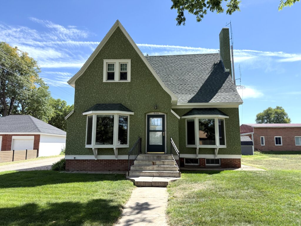225 West 9th Street Imperial NE 69033